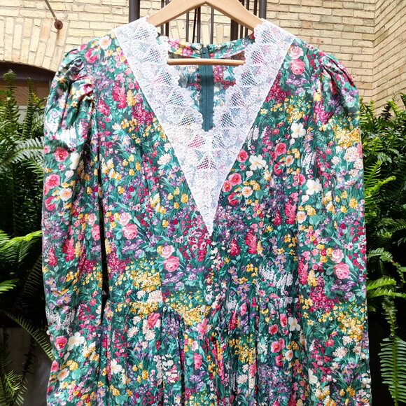 Vintage 80s Victorian Floral Dress with Lace Size Small Handmade 36" Bust - Picture 3 of 16